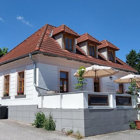 Apartmány Malý mnich Mníšek pod Brdy Exterior foto