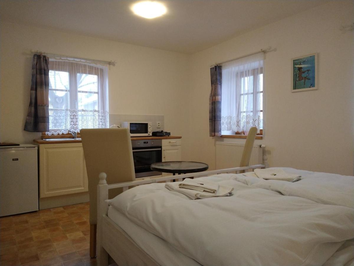 Apartmány Malý mnich Mníšek pod Brdy Exterior foto