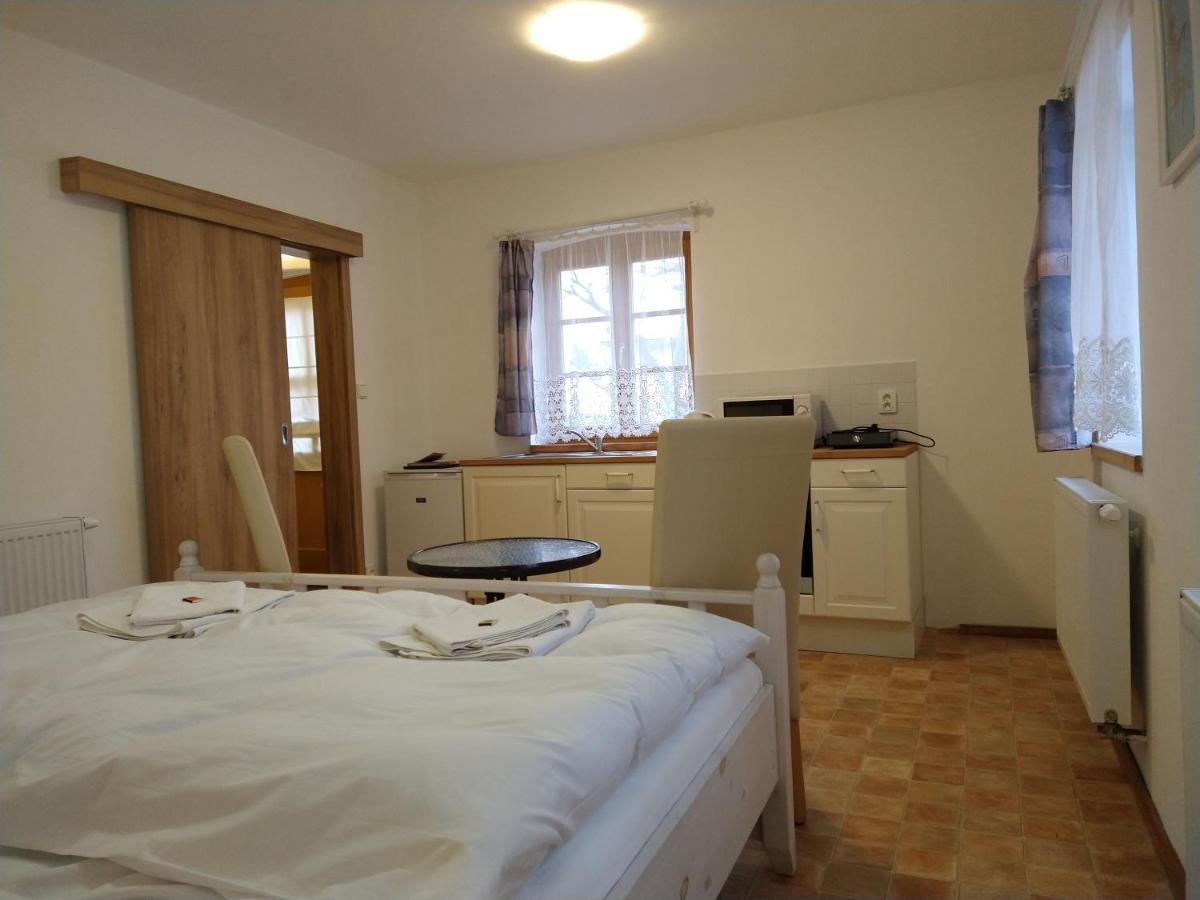 Apartmány Malý mnich Mníšek pod Brdy Exterior foto